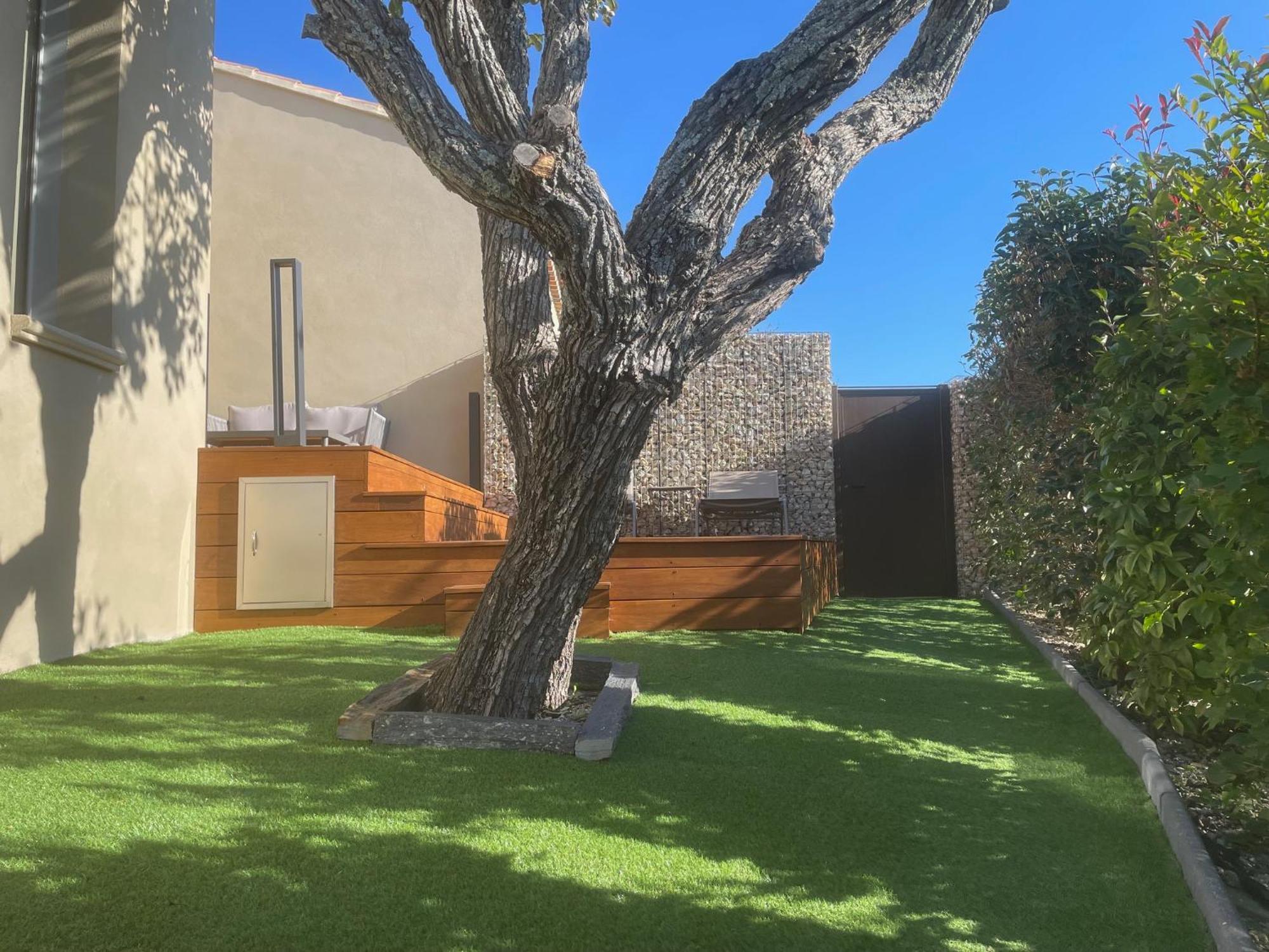 Logement Avec Jacuzzi Joucas Exterior photo