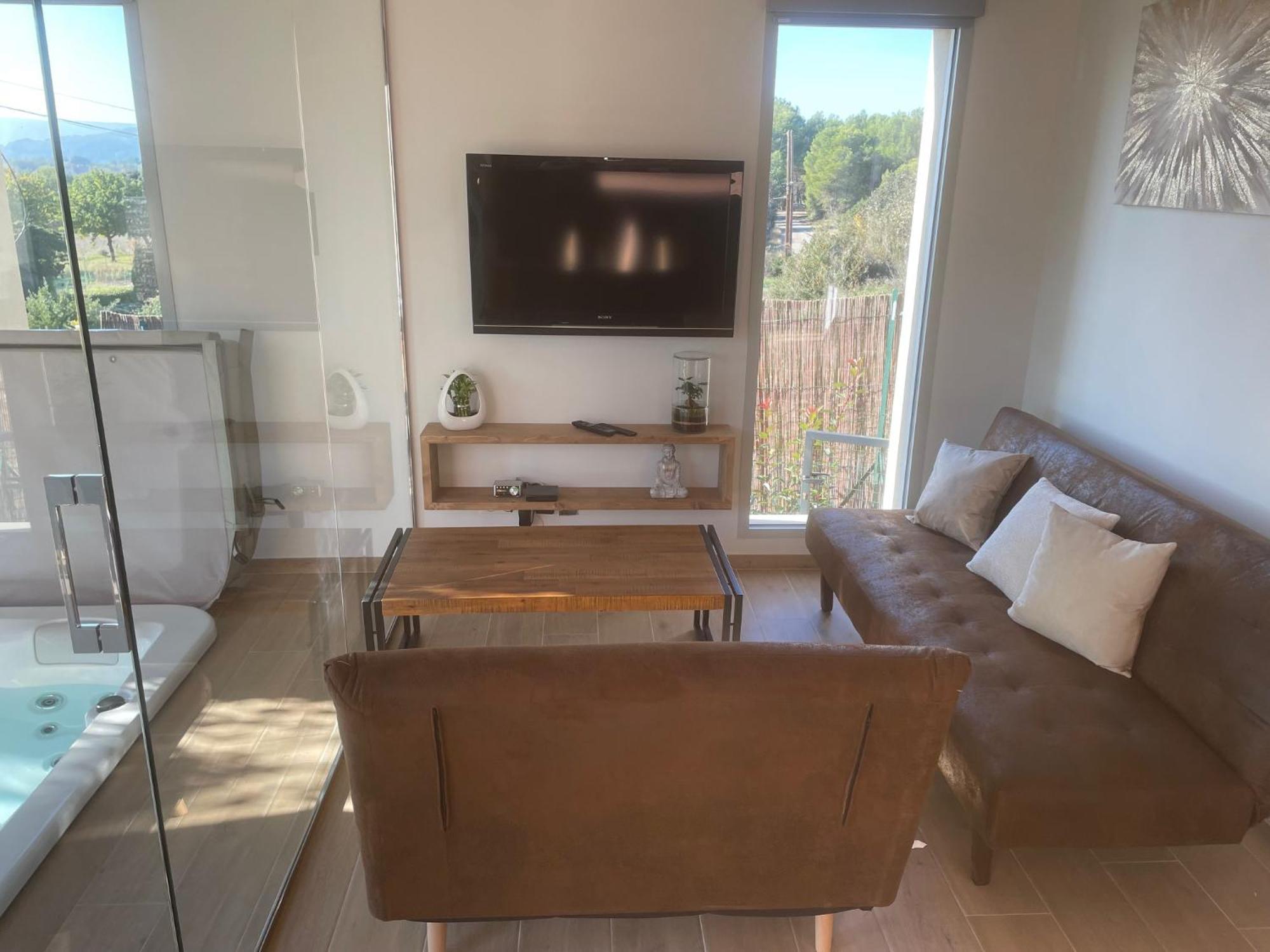Logement Avec Jacuzzi Joucas Exterior photo